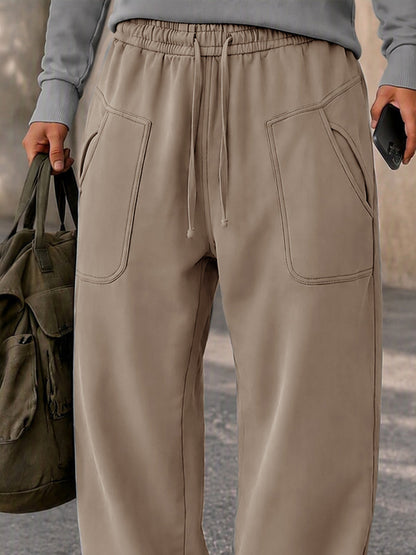 Pantalones casuales con diseño de bolsillos para un estilo urbano